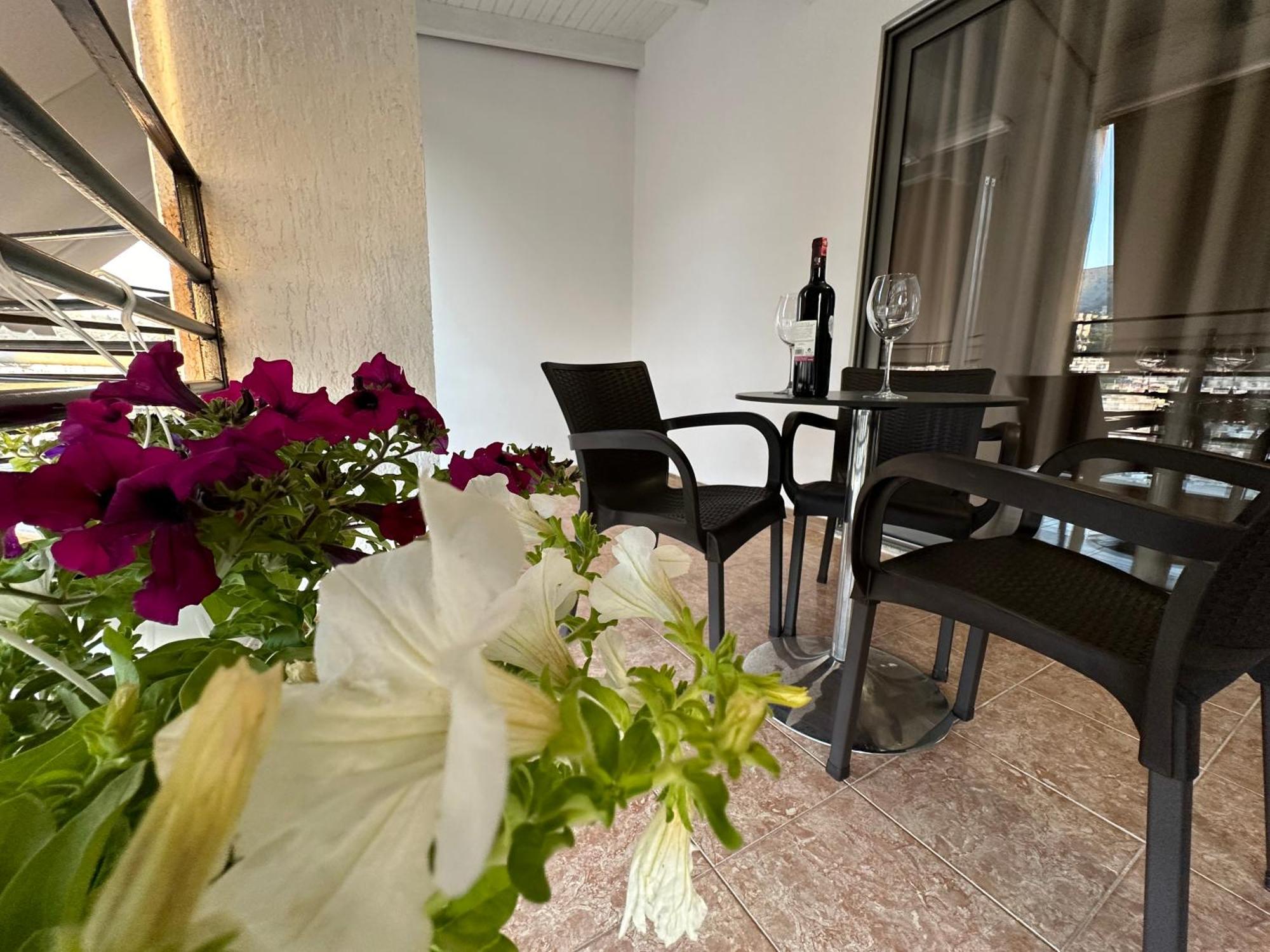 Suites Kozi Sarande Exterior photo